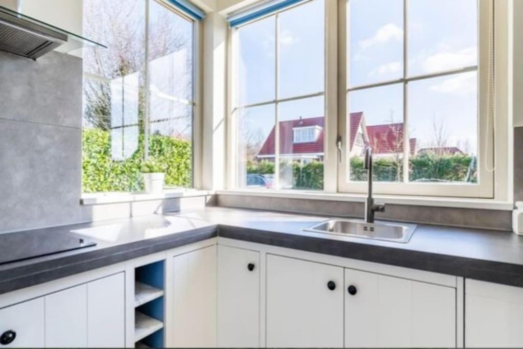 Comfort Villa For 8 People Zeewolde Buitenkant foto